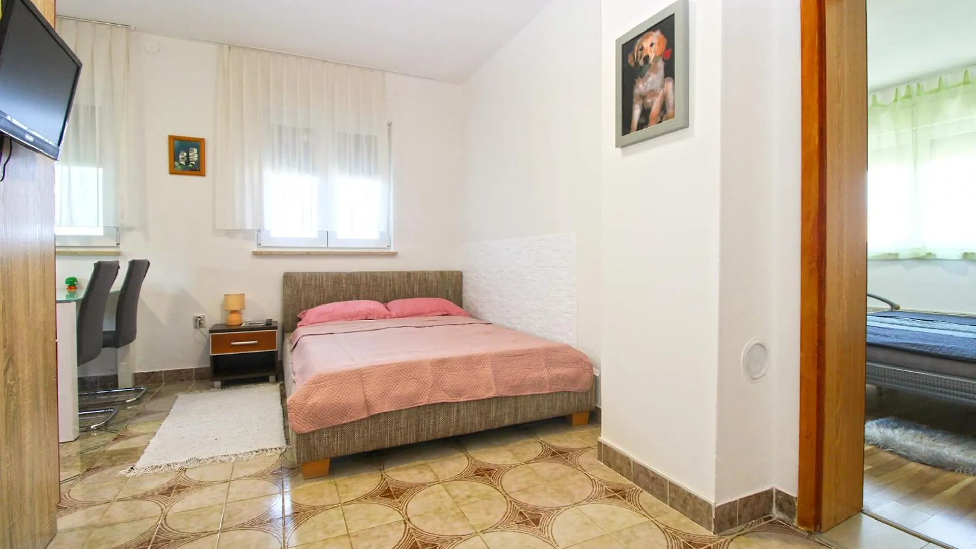 Apartments Spomenka 1432 Pola
