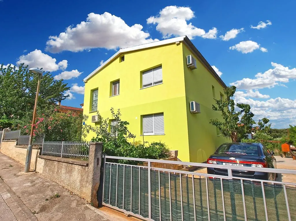 Apartments Spomenka 1432 Pola